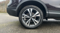 Nissan Qashqai 1.3 DiG-T N-Connecta 5dr Petrol Hatchback